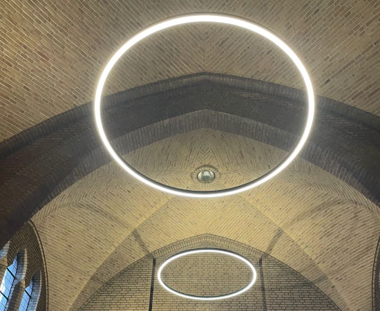 ring-of-light-ringlamp-hanglamp-kerk