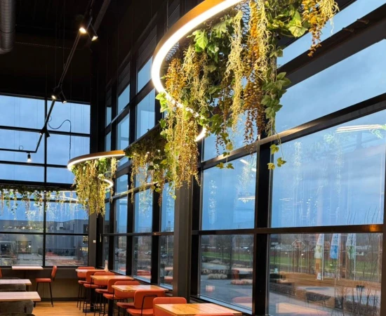 led-ringlamp-gebogen-lijnen-met-hangend-groen-design